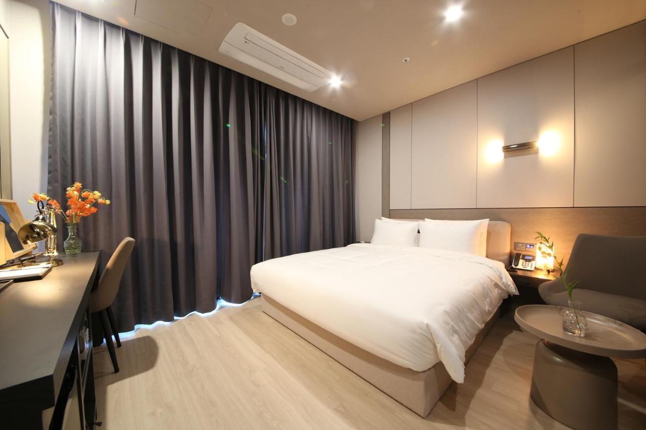 City Hotel The Busan Metro Exterior foto